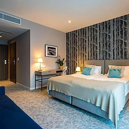 Hotel Odpocznia I *
